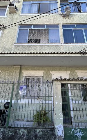 Apartamento à venda com 90m², 2 quartos e sem vagaFachada + plaquinha