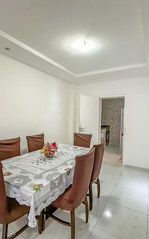 Casa de condomínio à venda com 300m², 4 quartos e 2 vagas Casa de condomínio à venda com 300m², 4 quartos e 2 vagasSala 1