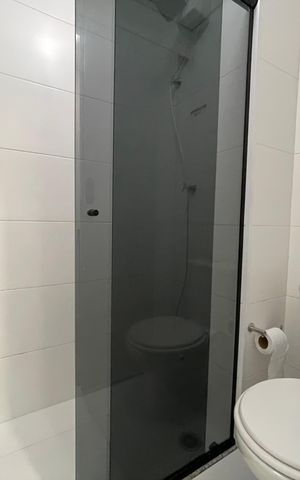 Studio para alugar com 31m², 1 quarto e 1 vaga Studio para alugar com 31m², 1 quarto e 1 vagaBanheiro