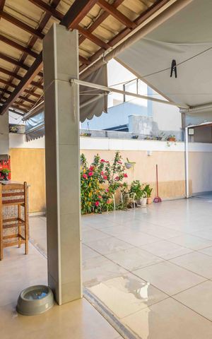 Casa de condomínio à venda com 270m², 4 quartos e 2 vagas Casa de condomínio à venda com 270m², 4 quartos e 2 vagasÁrea comum