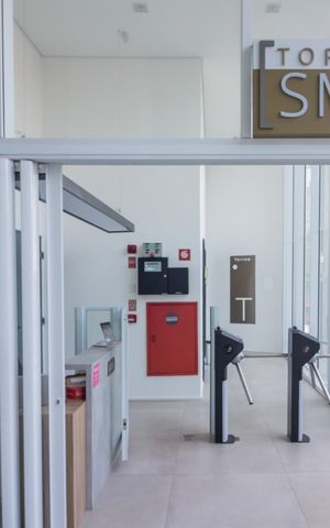 Studio para alugar com 25m², 1 quarto e 1 vaga Studio para alugar com 25m², 1 quarto e 1 vagaFachada e portaria
