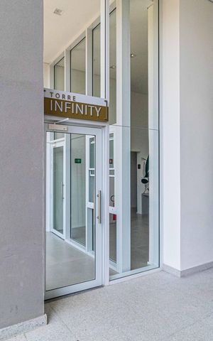 Studio para alugar com 25m², 1 quarto e 1 vaga Studio para alugar com 25m², 1 quarto e 1 vagaFachada e portaria