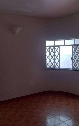 Casa para alugar com 220m², 2 quartos e 2 vagas