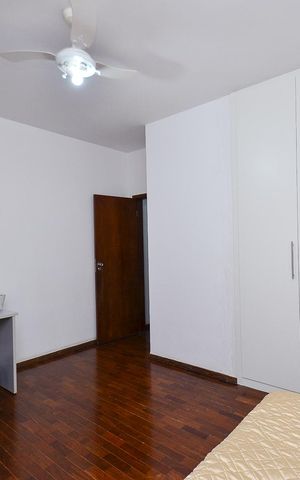 Casa à venda com 360m², 5 quartos e 4 vagas Casa à venda com 360m², 5 quartos e 4 vagasQuarto 2