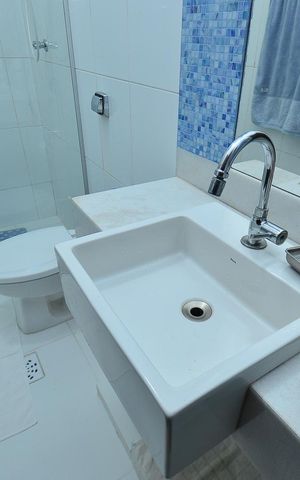 Casa à venda com 360m², 5 quartos e 4 vagas Casa à venda com 360m², 5 quartos e 4 vagasBanheiro Suíte