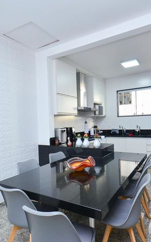 Casa à venda com 360m², 5 quartos e 4 vagas Casa à venda com 360m², 5 quartos e 4 vagasCozinha
