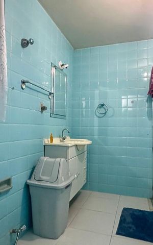Casa à venda com 321m², 4 quartos e 4 vagas Casa à venda com 321m², 4 quartos e 4 vagasBanheiro da Suíte