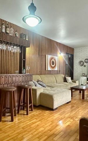 Casa à venda com 321m², 4 quartos e 4 vagas Casa à venda com 321m², 4 quartos e 4 vagasSala