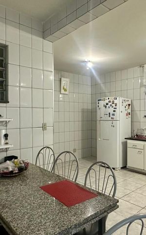 Casa à venda com 321m², 4 quartos e 4 vagas Casa à venda com 321m², 4 quartos e 4 vagasCozinha