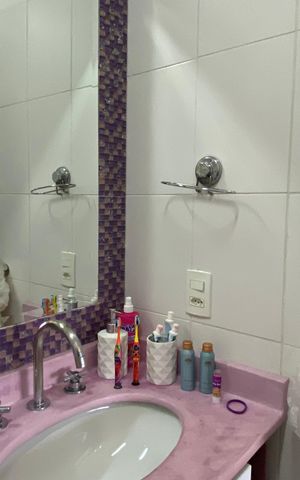 Apartamento à venda com 174m², 3 quartos e 3 vagas Apartamento à venda com 174m², 3 quartos e 3 vagasBanheiro da Suíte 1