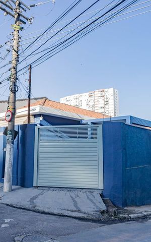Casa à venda com 120m², 2 quartos e 2 vagasFachada