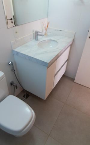 Casa de condomínio à venda com 275m², 4 quartos e 4 vagas Casa de condomínio à venda com 275m², 4 quartos e 4 vagasBanheiro/Suite 3