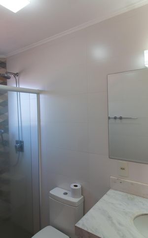 Casa de condomínio à venda com 275m², 4 quartos e 4 vagas Casa de condomínio à venda com 275m², 4 quartos e 4 vagasBanheiro/Suite 3