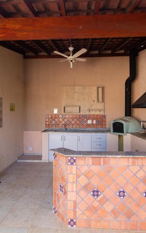Casa de condomínio à venda com 275m², 4 quartos e 4 vagas Casa de condomínio à venda com 275m², 4 quartos e 4 vagasÁrea Gourmet