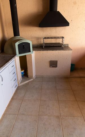 Casa de condomínio à venda com 275m², 4 quartos e 4 vagas Casa de condomínio à venda com 275m², 4 quartos e 4 vagasÁrea Gourmet