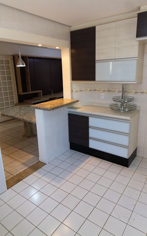 Casa de condomínio à venda com 275m², 4 quartos e 4 vagas Casa de condomínio à venda com 275m², 4 quartos e 4 vagasCozinha
