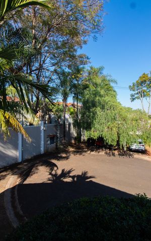 Casa de condomínio à venda com 275m², 4 quartos e 4 vagas Casa de condomínio à venda com 275m², 4 quartos e 4 vagasVista/Quarto