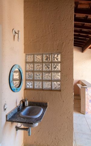 Casa de condomínio à venda com 275m², 4 quartos e 4 vagas Casa de condomínio à venda com 275m², 4 quartos e 4 vagasVista/Suite