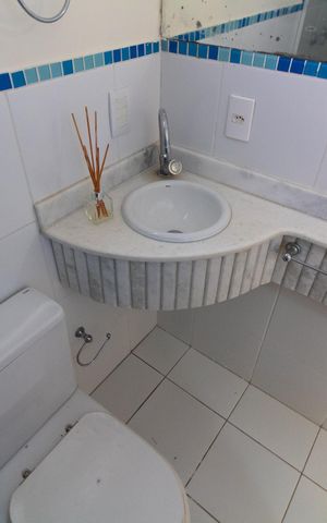 Casa de condomínio à venda com 275m², 4 quartos e 4 vagas Casa de condomínio à venda com 275m², 4 quartos e 4 vagas Banheiro da Suite