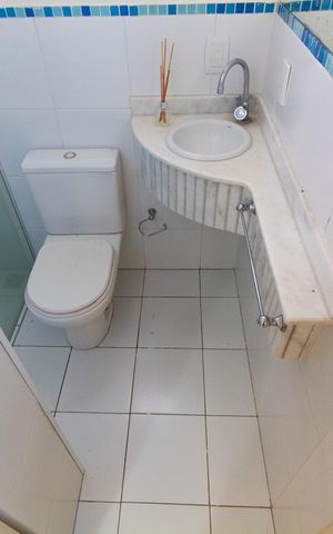 Casa de condomínio à venda com 275m², 4 quartos e 4 vagas Casa de condomínio à venda com 275m², 4 quartos e 4 vagas Banheiro da Suite