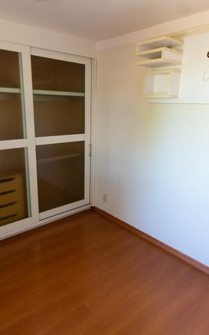 Casa de condomínio à venda com 275m², 4 quartos e 4 vagas Casa de condomínio à venda com 275m², 4 quartos e 4 vagasQuarto