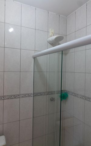 Casa de condomínio à venda com 275m², 4 quartos e 4 vagas Casa de condomínio à venda com 275m², 4 quartos e 4 vagasÁrea Externa/Banheiro