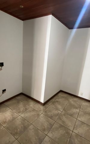 Casa à venda com 280m², 5 quartos e 1 vaga Casa à venda com 280m², 5 quartos e 1 vagaQuarto 1