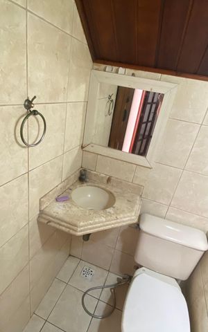 Casa à venda com 280m², 5 quartos e 1 vaga Casa à venda com 280m², 5 quartos e 1 vagaLavabo