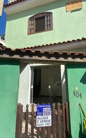 Casa à venda com 280m², 5 quartos e 1 vaga Casa à venda com 280m², 5 quartos e 1 vagaFachada