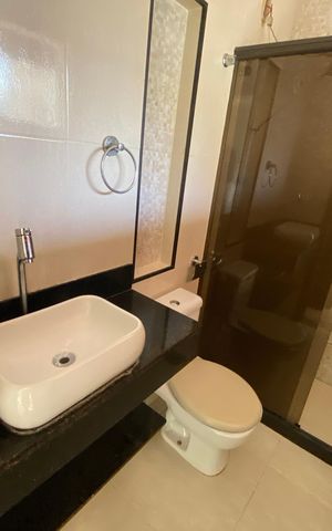 Casa à venda com 280m², 5 quartos e 1 vaga Casa à venda com 280m², 5 quartos e 1 vagaBanheiro da Suíte