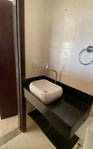 Casa à venda com 280m², 5 quartos e 1 vaga Casa à venda com 280m², 5 quartos e 1 vagaBanheiro da Suíte