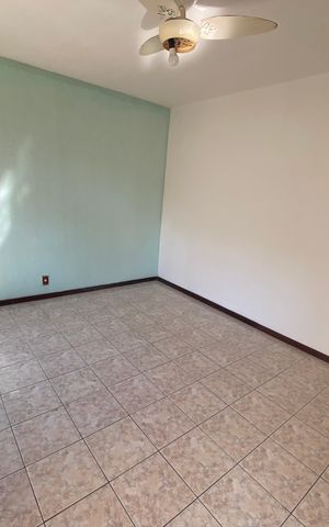 Casa à venda com 280m², 5 quartos e 1 vaga Casa à venda com 280m², 5 quartos e 1 vagaSuíte