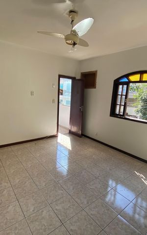 Casa à venda com 280m², 5 quartos e 1 vaga Casa à venda com 280m², 5 quartos e 1 vagaSuíte