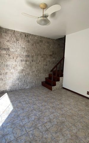 Casa à venda com 280m², 5 quartos e 1 vaga Casa à venda com 280m², 5 quartos e 1 vagaSala