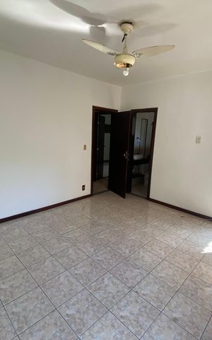 Casa à venda com 280m², 5 quartos e 1 vaga Casa à venda com 280m², 5 quartos e 1 vagaSuíte
