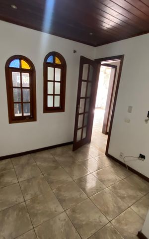 Casa à venda com 280m², 5 quartos e 1 vaga Casa à venda com 280m², 5 quartos e 1 vagaQuarto 1