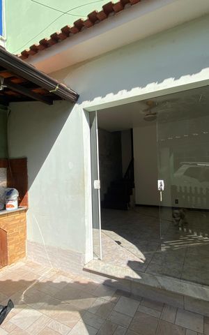 Casa à venda com 280m², 5 quartos e 1 vaga Casa à venda com 280m², 5 quartos e 1 vagaArea Churrasco