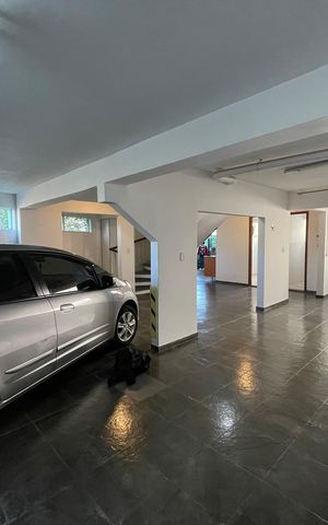 Casa de condomínio à venda com 137m², 4 quartos e 5 vagas Casa de condomínio à venda com 137m², 4 quartos e 5 vagasGaragem