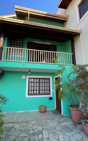 Casa de condomínio à venda com 137m², 4 quartos e 5 vagas Casa de condomínio à venda com 137m², 4 quartos e 5 vagasfachada da casa