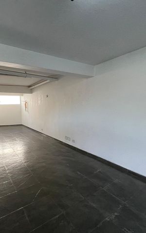 Casa de condomínio à venda com 137m², 4 quartos e 5 vagas Casa de condomínio à venda com 137m², 4 quartos e 5 vagasGaragem