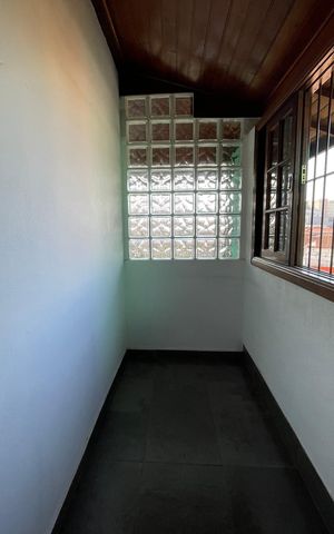 Casa de condomínio à venda com 137m², 4 quartos e 5 vagas Casa de condomínio à venda com 137m², 4 quartos e 5 vagasEscritório