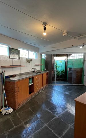 Casa de condomínio à venda com 137m², 4 quartos e 5 vagas Casa de condomínio à venda com 137m², 4 quartos e 5 vagasÁrea comum