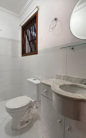 Casa de condomínio à venda com 137m², 4 quartos e 5 vagas Casa de condomínio à venda com 137m², 4 quartos e 5 vagasBanheiro 5