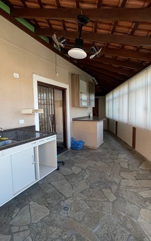 Casa de condomínio à venda com 137m², 4 quartos e 5 vagas Casa de condomínio à venda com 137m², 4 quartos e 5 vagasEntrada