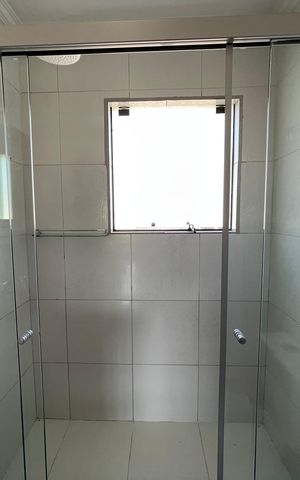 Casa de condomínio à venda com 137m², 4 quartos e 5 vagas Casa de condomínio à venda com 137m², 4 quartos e 5 vagasBanheiro 4