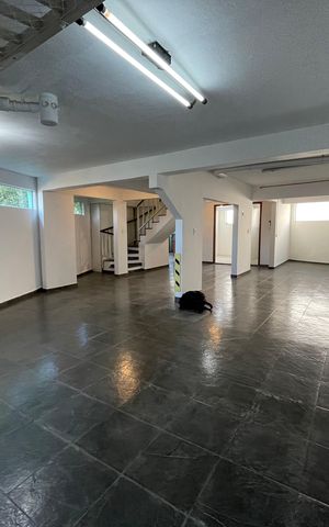 Casa de condomínio à venda com 137m², 4 quartos e 5 vagas Casa de condomínio à venda com 137m², 4 quartos e 5 vagasGaragem