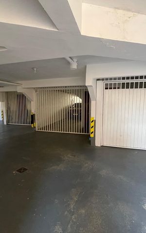 Casa de condomínio à venda com 137m², 4 quartos e 5 vagas Casa de condomínio à venda com 137m², 4 quartos e 5 vagasGaragem
