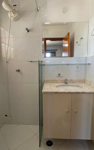 Casa de condomínio à venda com 137m², 4 quartos e 5 vagas Casa de condomínio à venda com 137m², 4 quartos e 5 vagasBanheiro 2