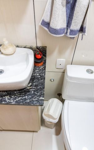 Casa à venda com 61m², 1 quarto e 1 vaga Casa à venda com 61m², 1 quarto e 1 vagaBanheiro