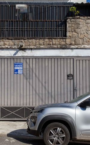 Casa à venda com 230m², 4 quartos e 2 vagasFachada